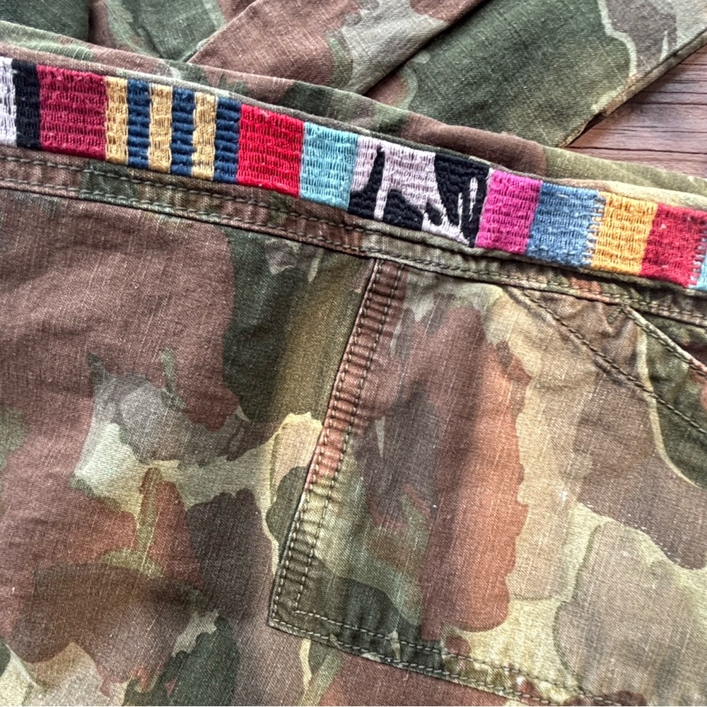 ANTHROPOLOGIE Wanderer Camo Pants SZ 29 - Picture 7 of 8